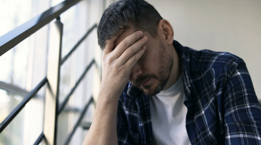 Image of a person experiencing anxiety and depression during alcohol abstinence